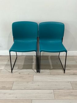 Modern Side Chairs with Black Metal Legs – Set of 2
