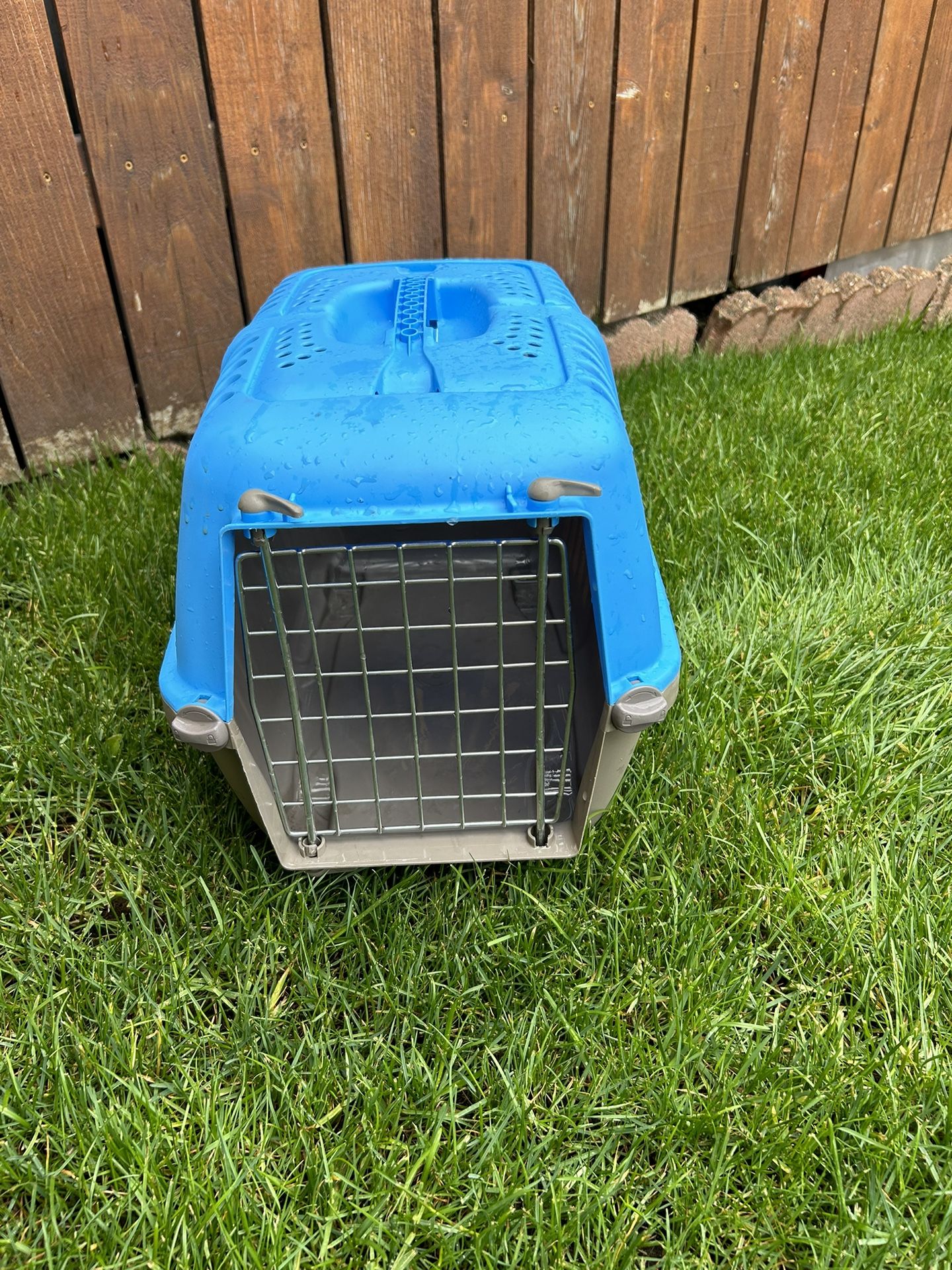 Dog kennel / Dog carrier / Dog cage / Dog gate / Dog crate