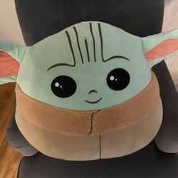 Baby Yoda Squishmallow 