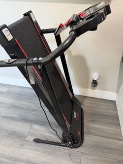 Folding Treadmill with Console and Handlebars