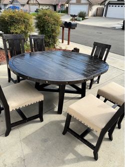 Rustic Dining Table With 6 Chairs.