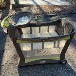 Graco Baby Pack N Play - Bassinet & Changing Table Combo $75 OBO