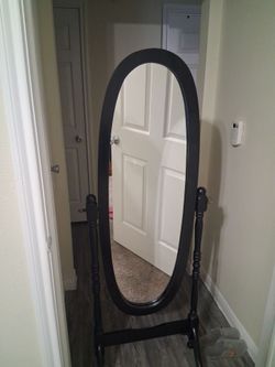 Roundhill Traditional Full-Length Oval Cheval Floor Mirror