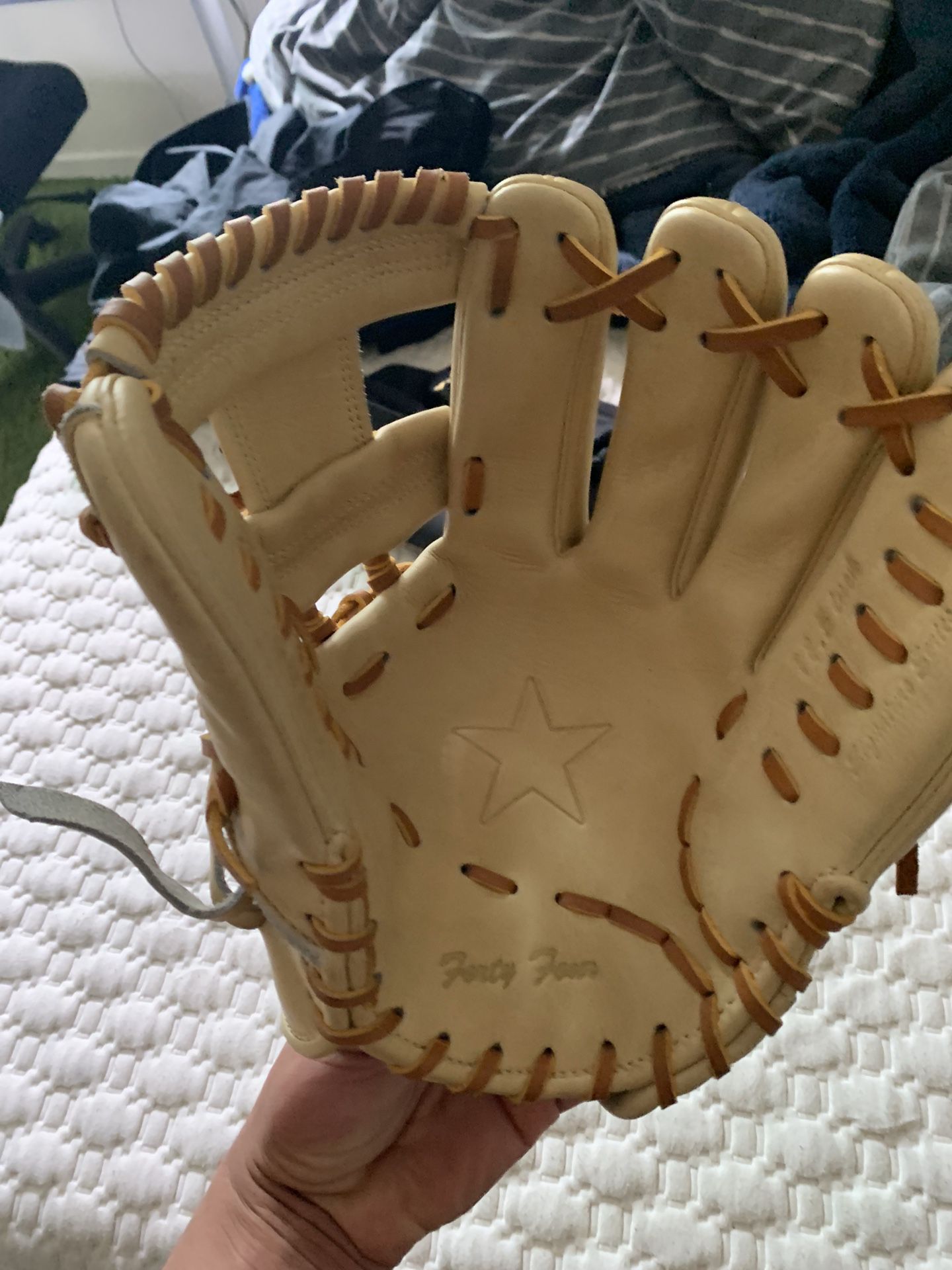 44 Baseball Glove for Sale in Tucson, AZ - OfferUp