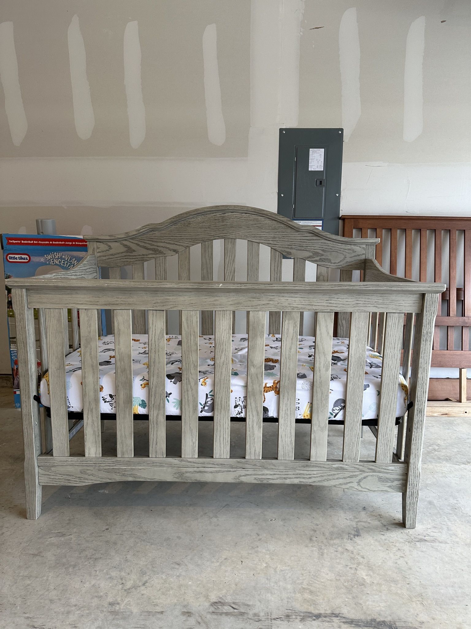 Delta Children Farmhouse 6 in 1 Convertible Crib Textured Limestone for Sale in Prosper TX OfferUp