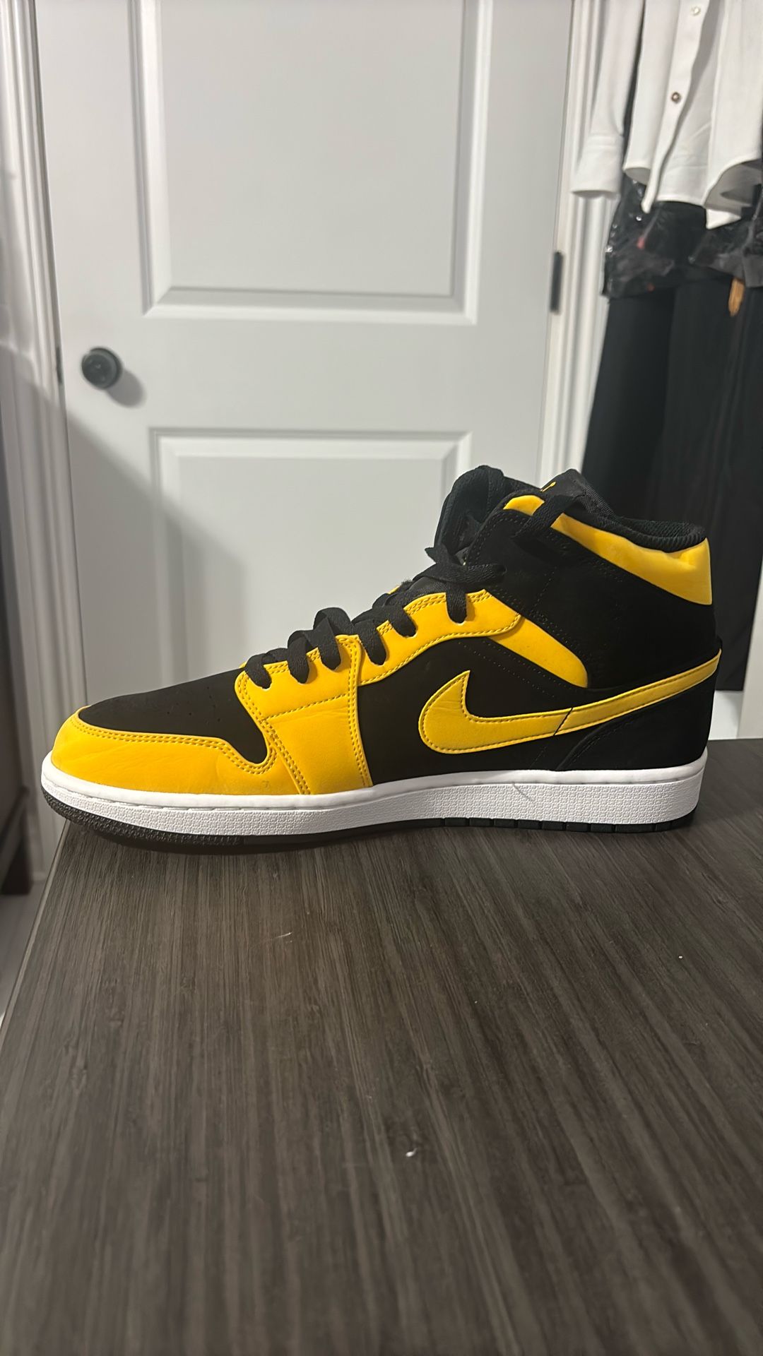 Nike Air Jordan 1 Mid Reverse