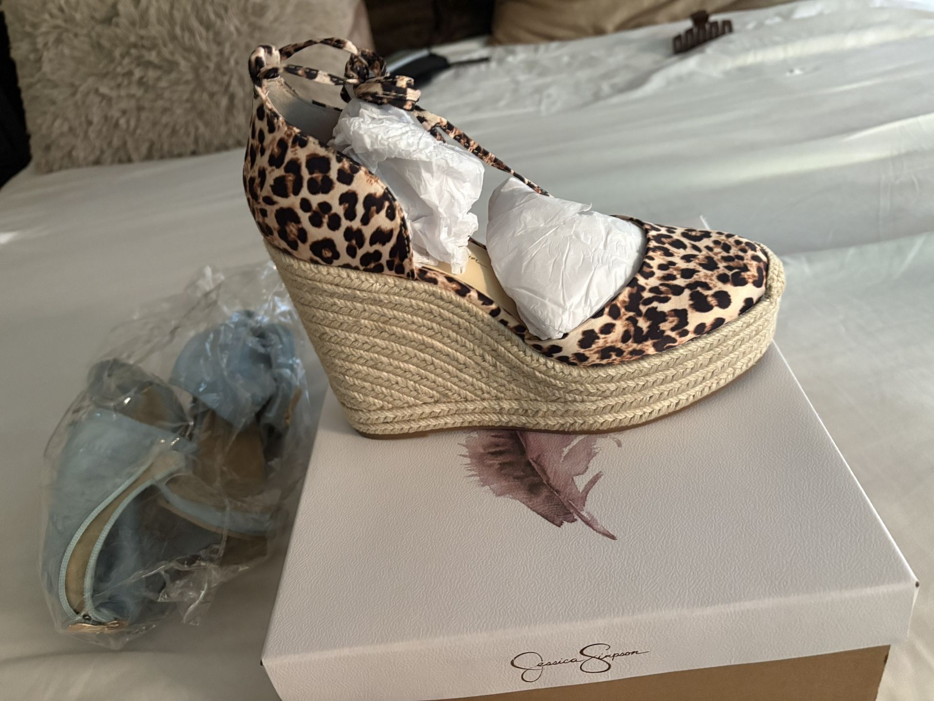Jessica Simpson’s brand new wedges