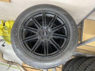 Like New 22” KMC Satin Black Wheels For Ford F150 Or Expedition