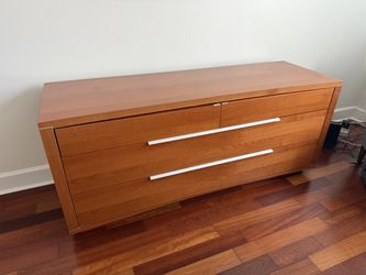 Real Wood Queen size bedroom set