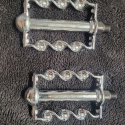 Lowrider bike twisted peddles 9/16