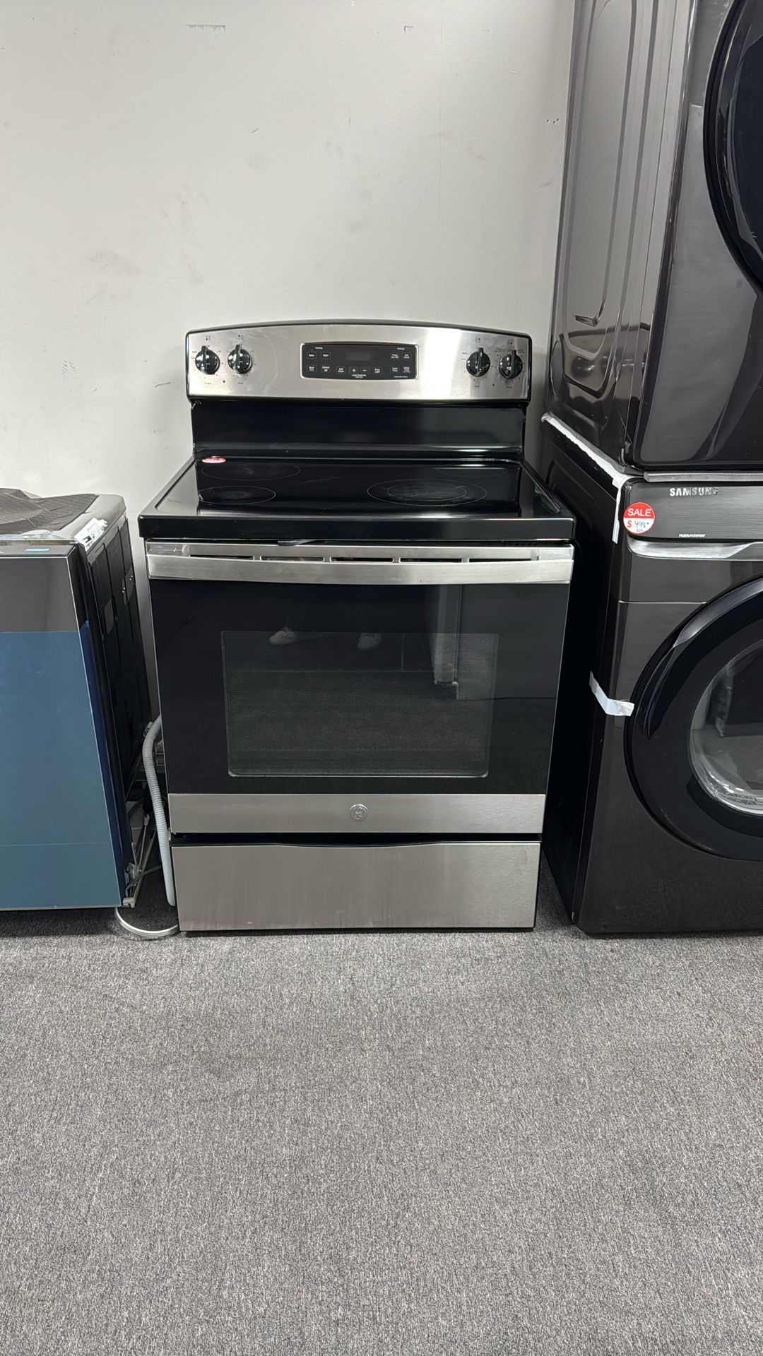 GE Electric Stove