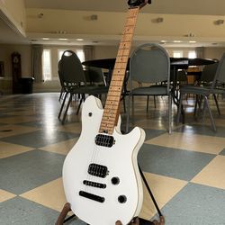 EVH Wolfgang Standard Tuna-Matic Electric Guitar - Cream White / 2 Months old