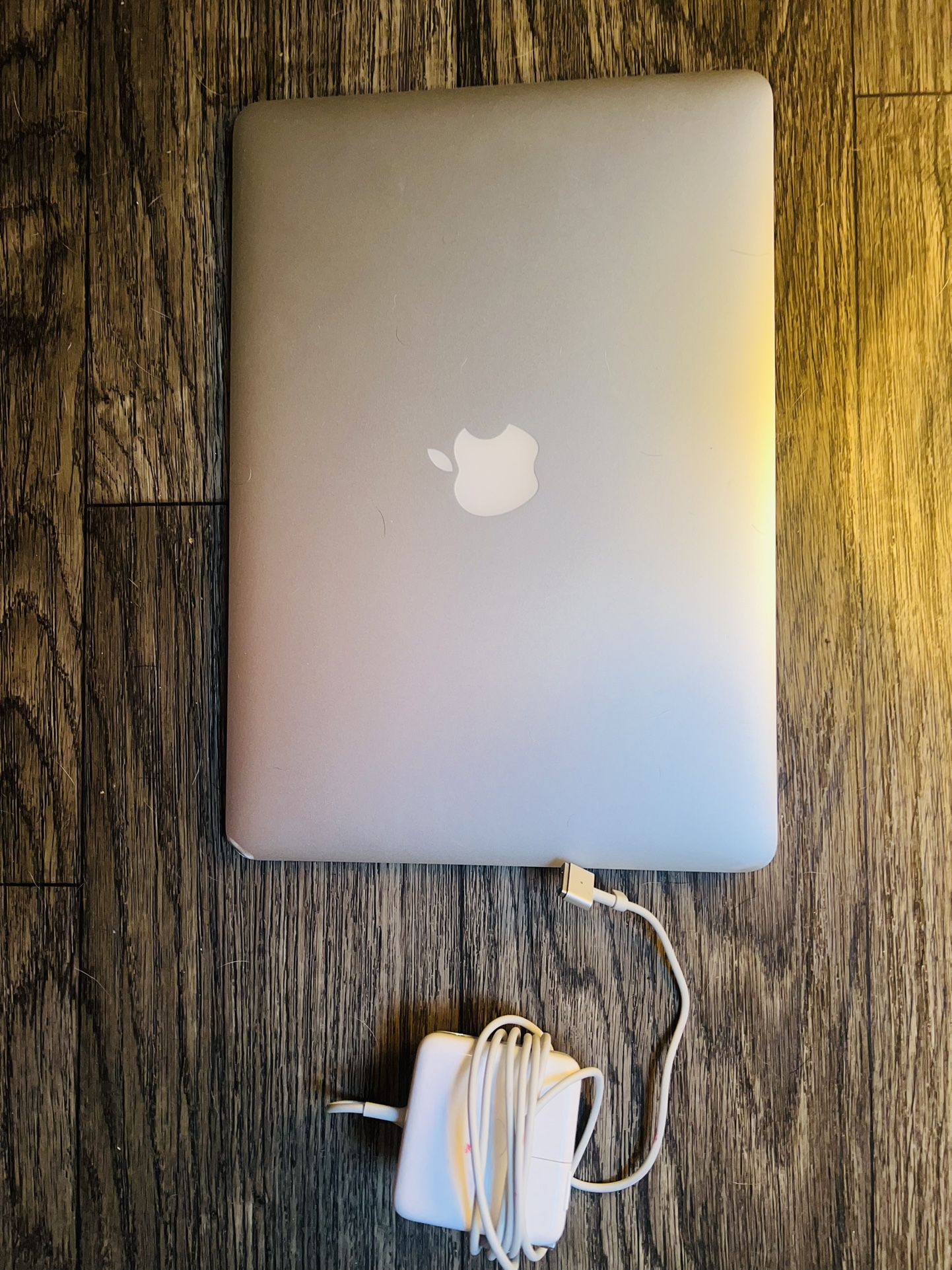 APPLE 🍎 MacBook Air 💻  Laptop 