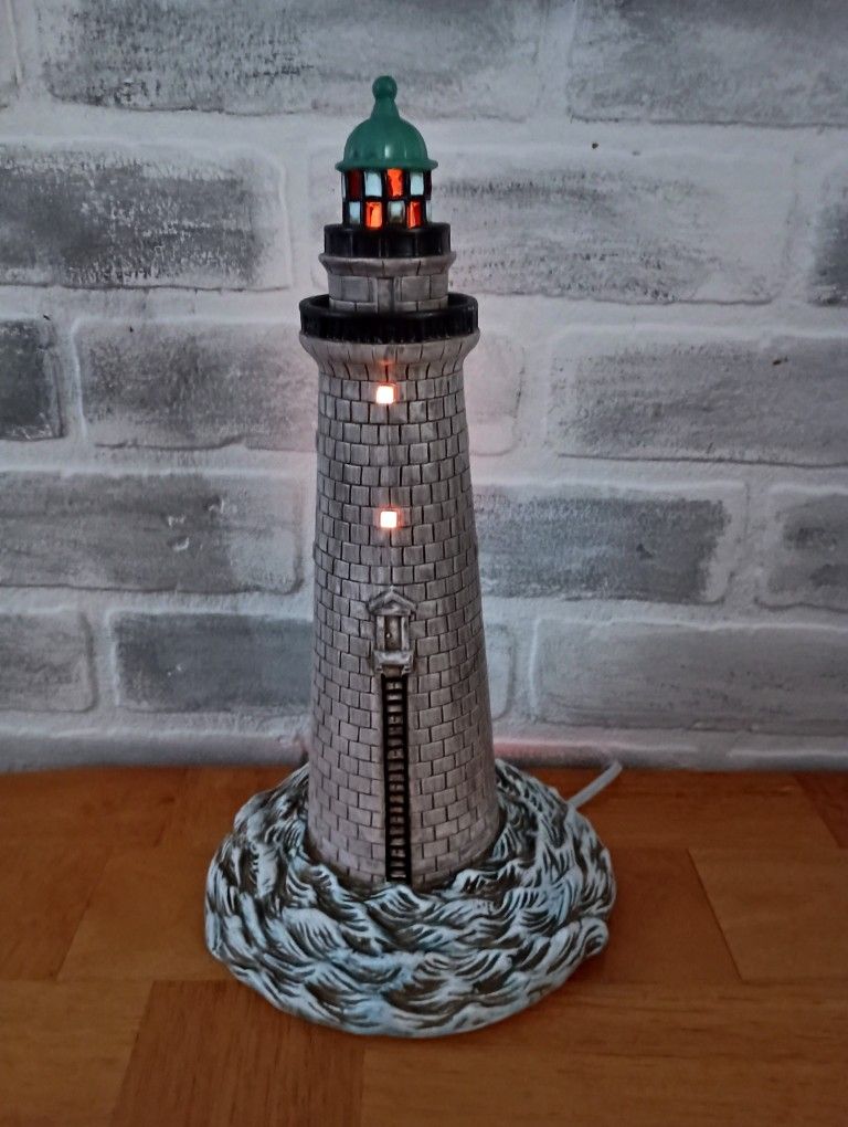 Lefton. Lighthouse. 1998. Atlantic Region. Lights Up. Excellent Condition. Quality!