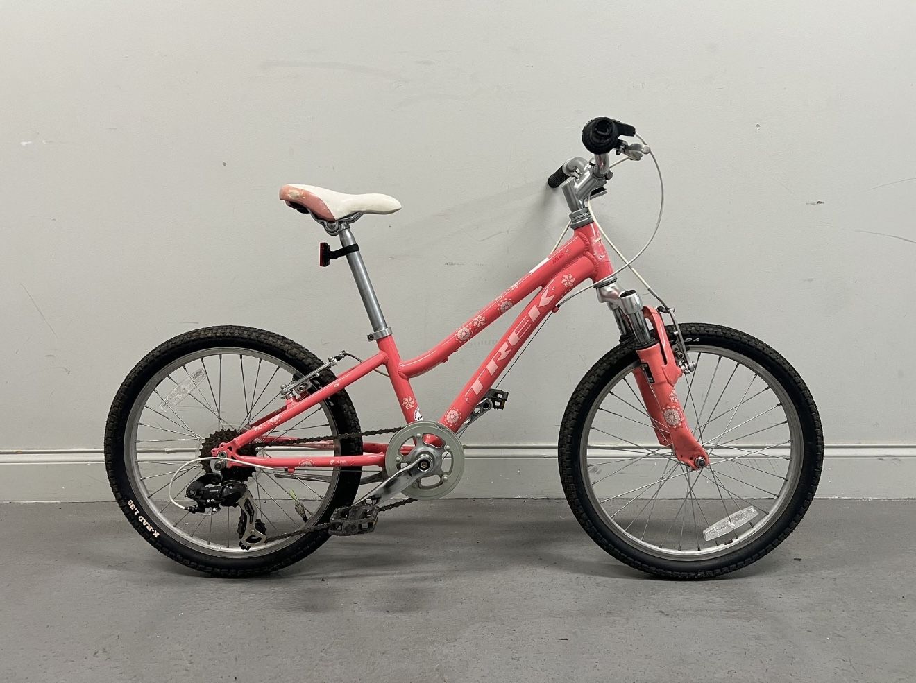 TREK MT-60 20” Mountain Bike Bicycle 20” Wheels (Good condition) PICK UP IN CORNELIUS B