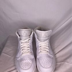 Jordan 1 Mids: Size 10M