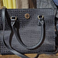 Tommy Hilfiger Handbag w/ Detachable Shoulder Strap -NEW