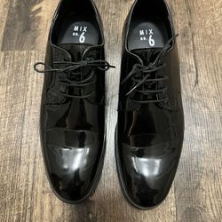 Tuxedo shoes