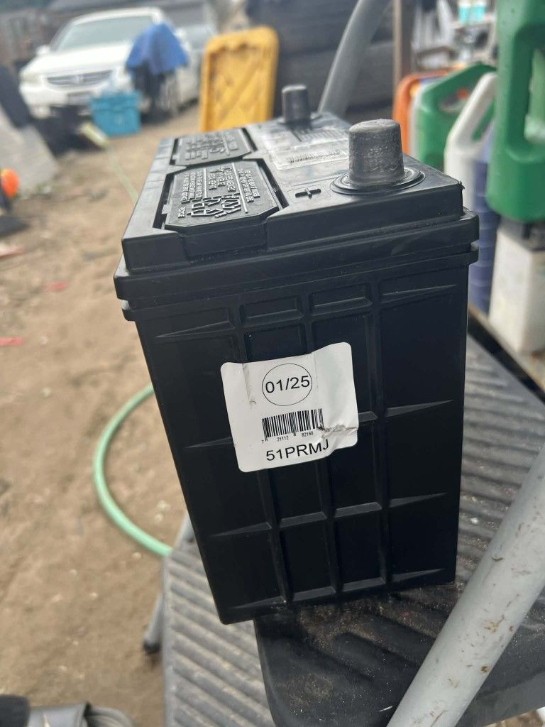 Like New 2025 Skinny Honda Civic And Accord super start premium Group Size 51-R Battery Fits Other Cars Too 100% Charge$5 Off With The Old Battery