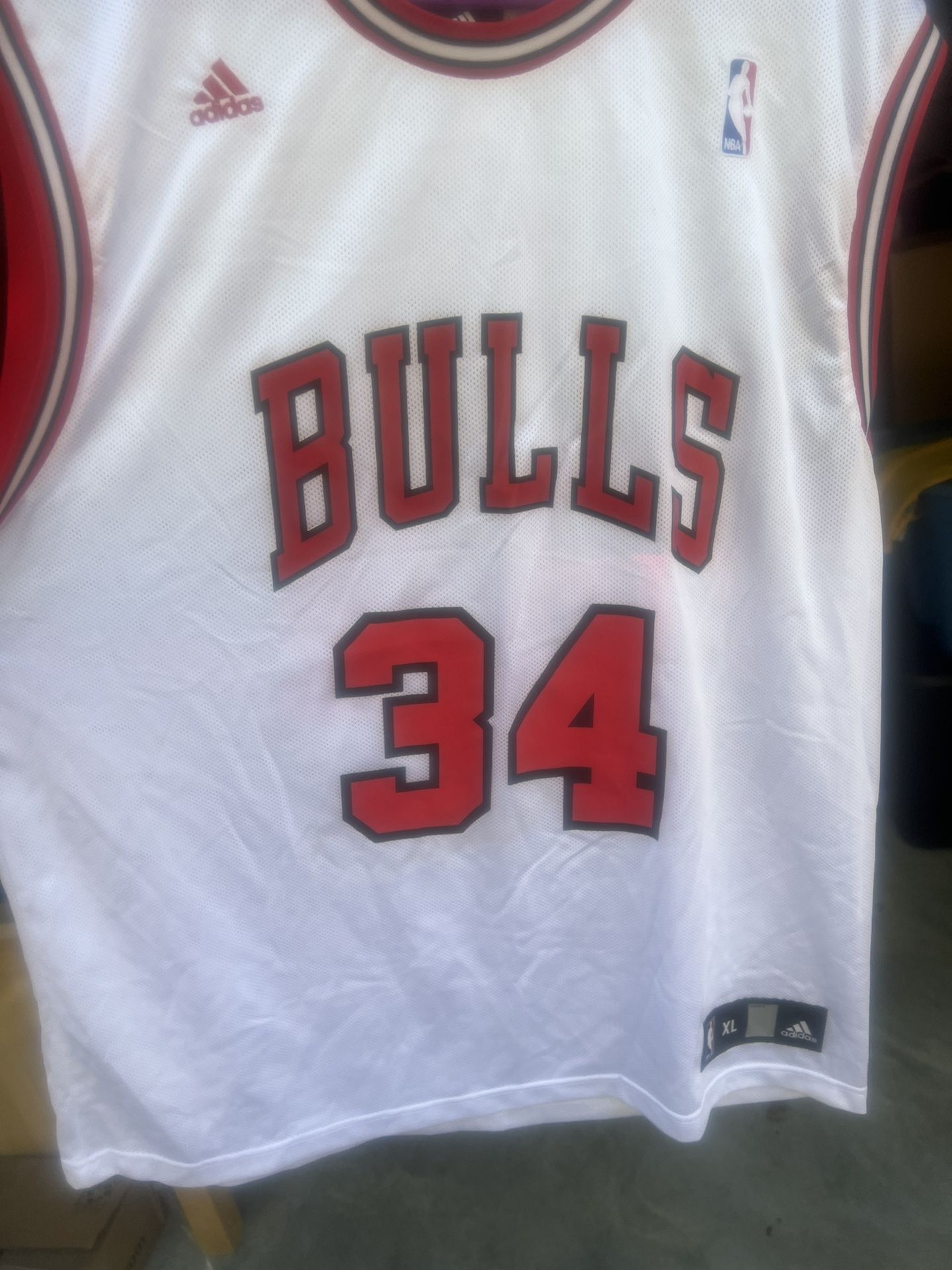 Adidas Chicago Bulls jersey, #34 Aaron Gray, men’s size XL , white