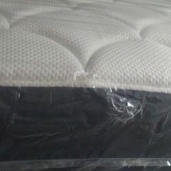 Lightly Used Twin Xl Mattress & Box Spring
