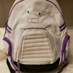 WHITE OAKLEY BACKPACK