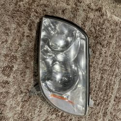 Toyota 4runner 04 Driver Headlight