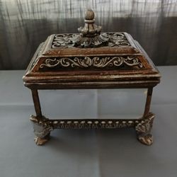 Elegant Mirrored Jewelry Box