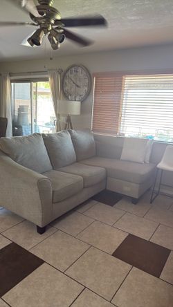 sillón gris