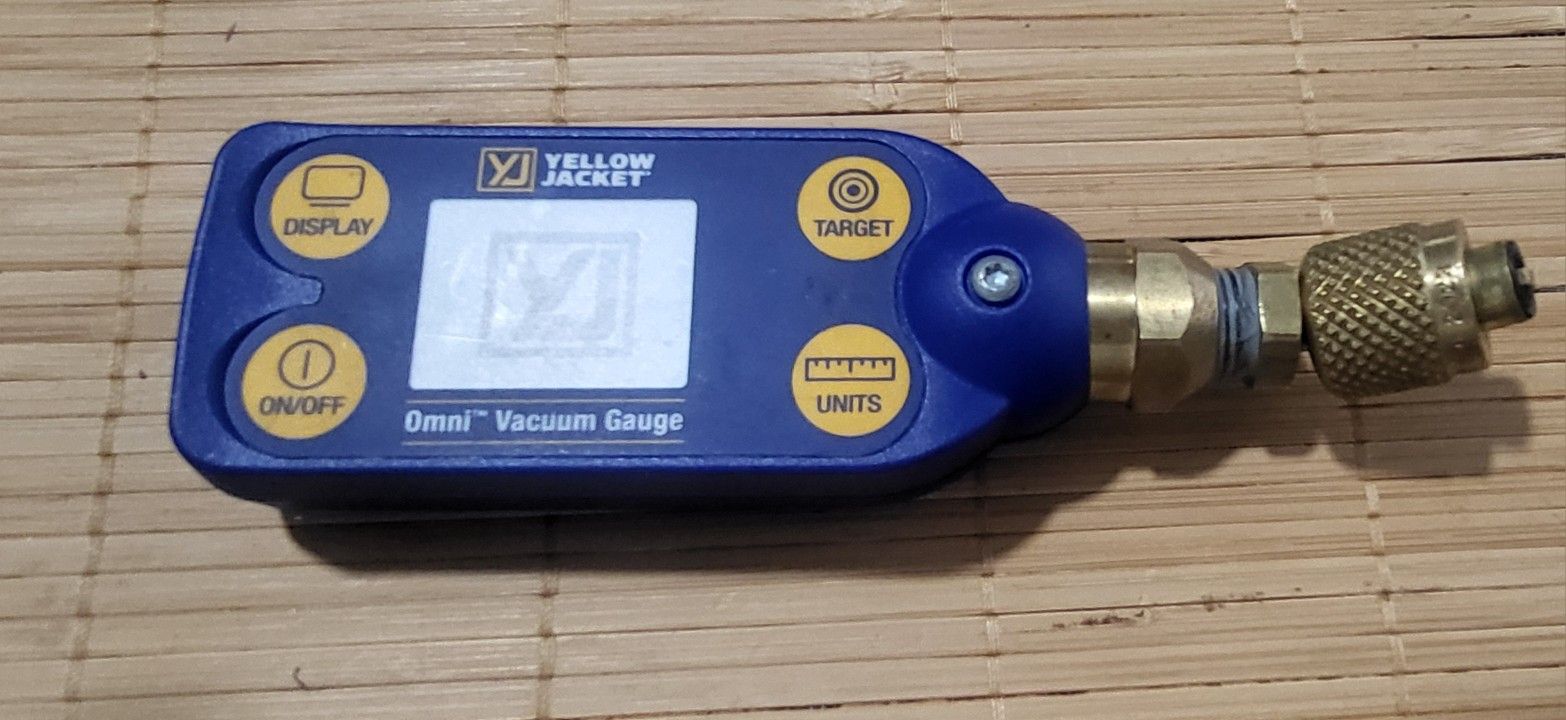 YELLOW YACKET OMNI DIGITAL VACUUM GÁUGE WITH 1/4" COUPLER