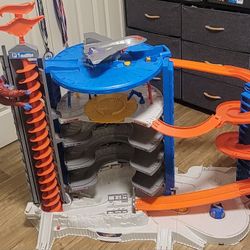 Hotwheels Monkey Car Garage 