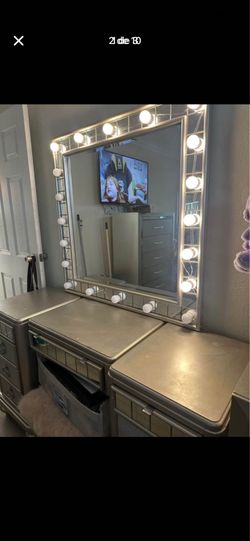 Vanity mirror and stool