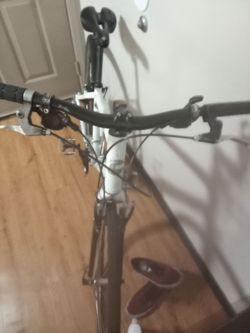 Cannondale bike Quick 4 size m white color