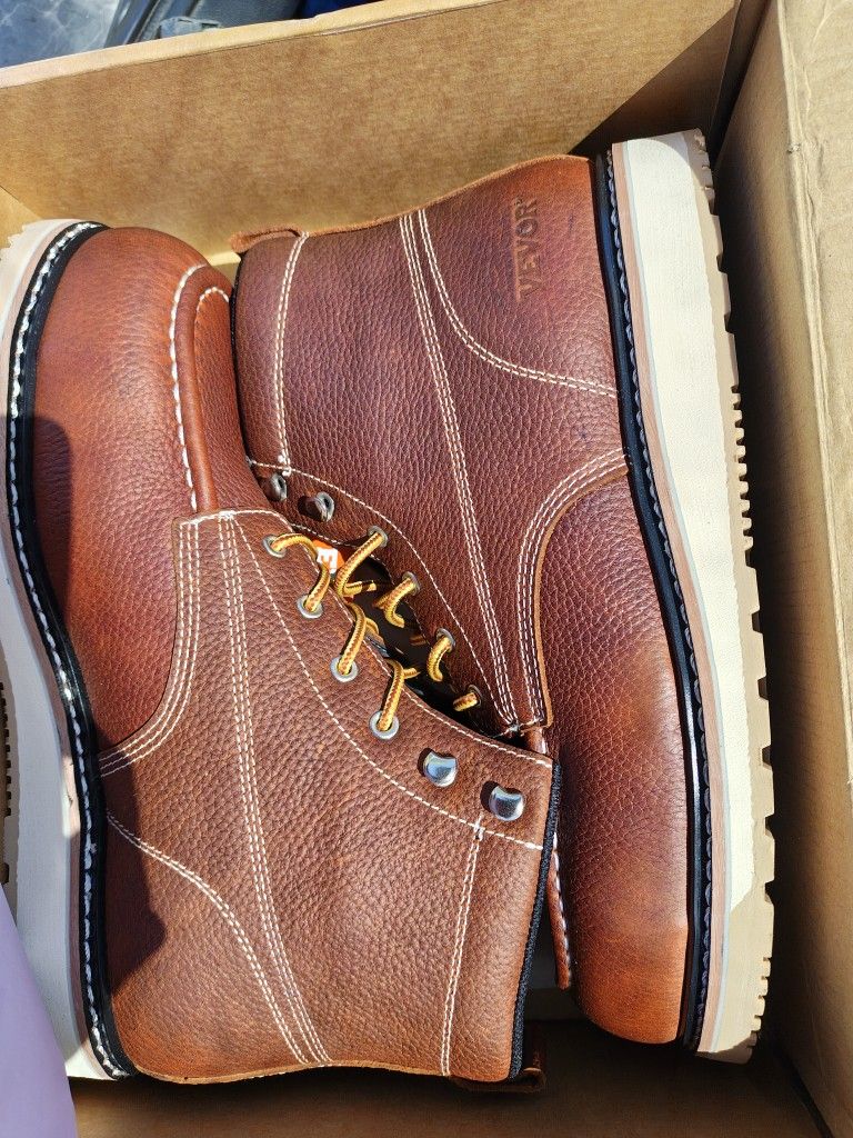 WORK BOOTS