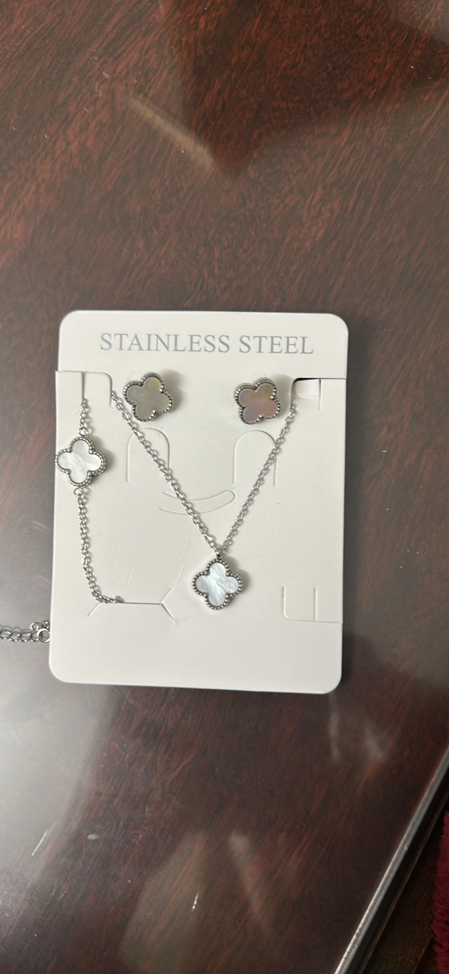 Necklaces,earrings and bracelets