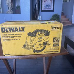 Dewalt 6-1/2” Circular Saw Tool Only Open Box 