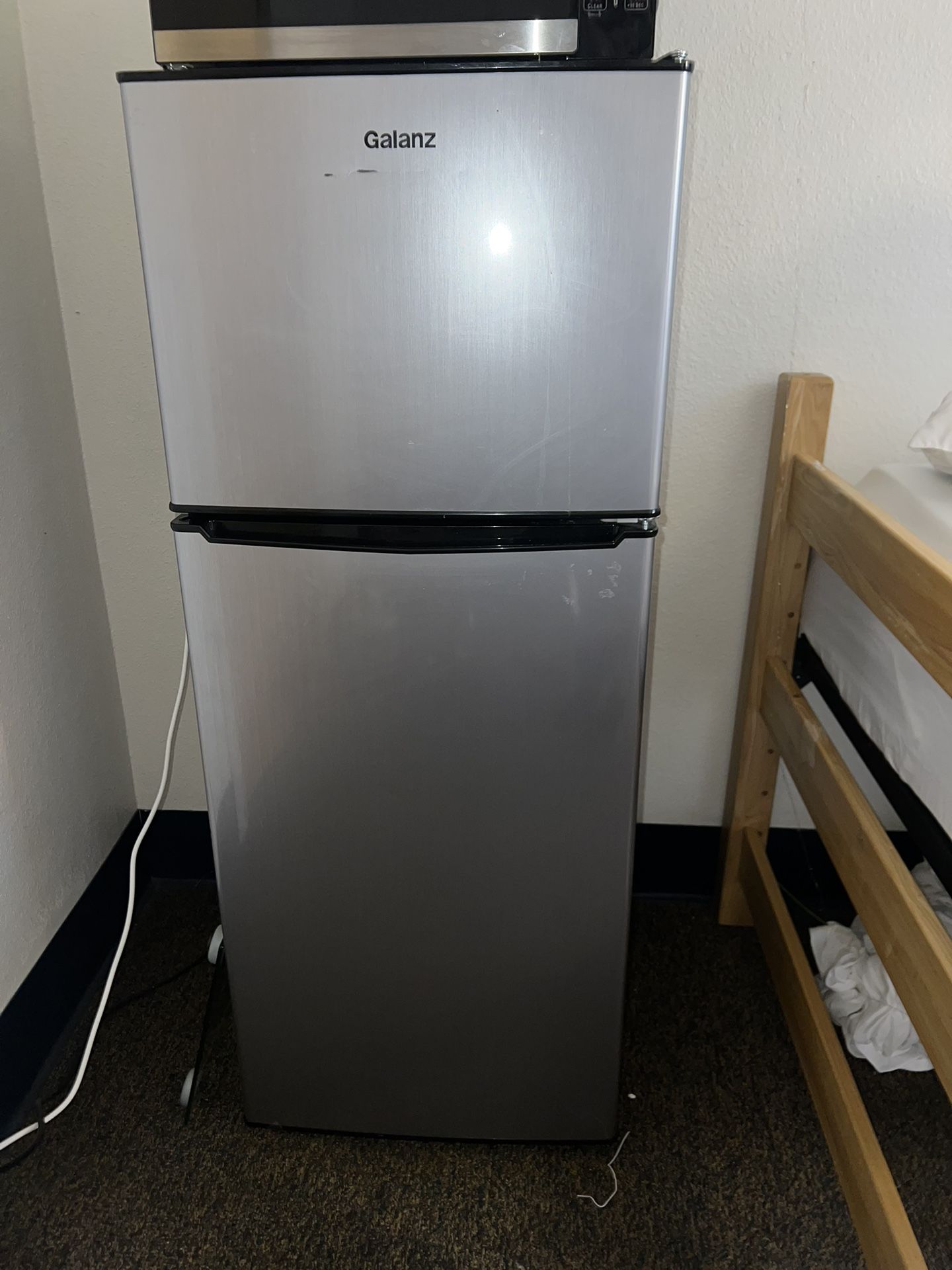 Large Dorm Refrigerator 