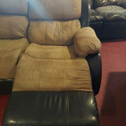 Mathis Brothers Duel recliner Couch Can Deliver Okc Area 30