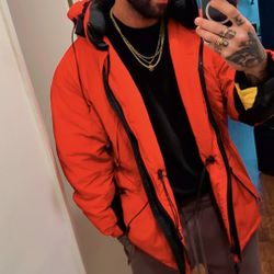 Wow 🤯 !! Like New  / Vintage 90s Red Marlboro Puffer Jacket Size Large !