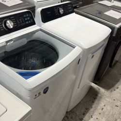 Midea Topload Washer And Gas Dryer