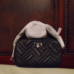 Michael Kors peyton small black Leather Crossbody Camera Bag NWT Retail $368