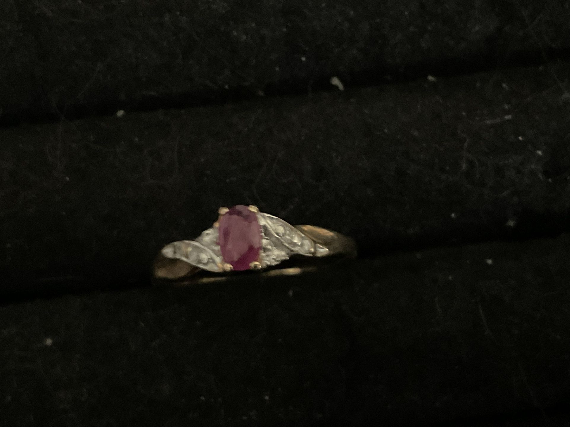 10 kt gold ruby and diamond ring