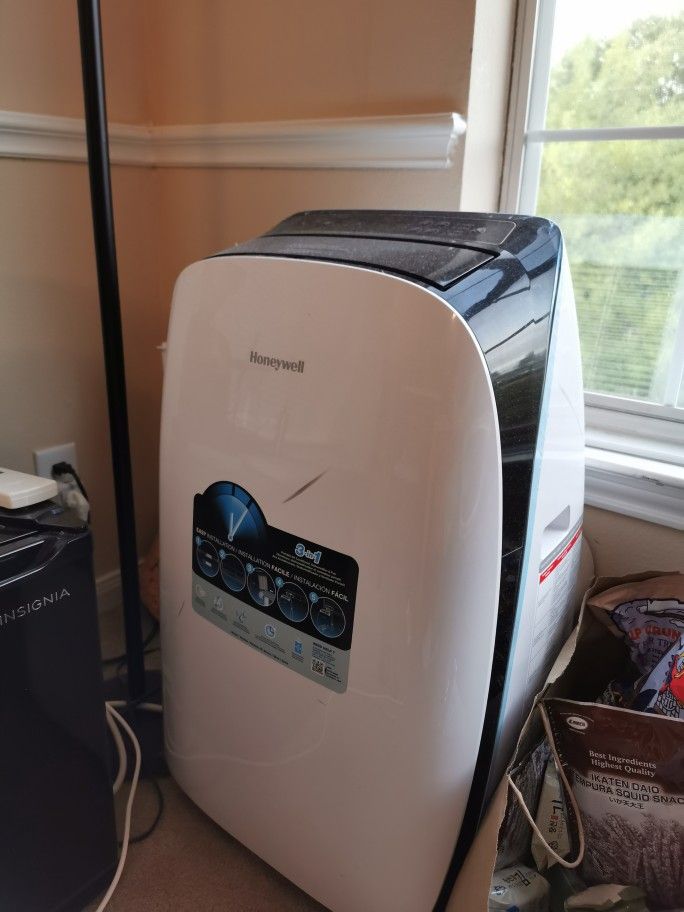 Honeywell Air Conditioner with Remote