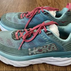 WOMENS HOKA RUNNING SHOES