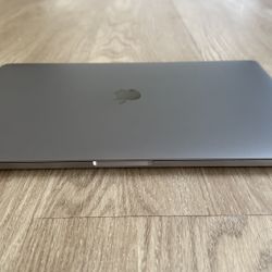 2018 MacBook Pro 15 256GB