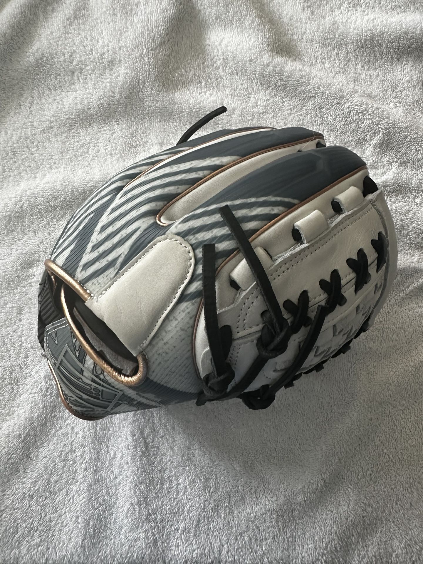 2025 Rawlings Right Hand Throw Infield REV1X REV207-18