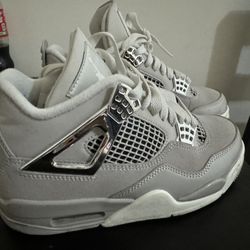 Jordan 4 Frozen Moments 