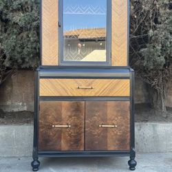 Gorgeous Vintage Art Deco Display/Bar Cabinet