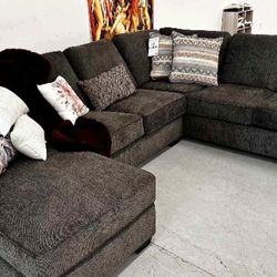 Deermont 2pc U Shape Sectional, Furniture Couch Livingroom