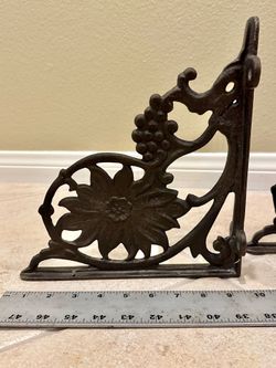 Decorative Cast Iron Corner or Shelf Brackets